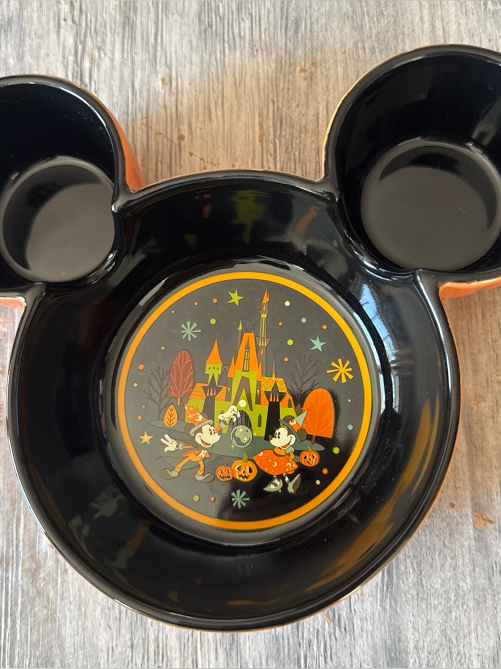 NWT’s Disney Parks Halloween Mickey and Minnie Castle Jack-o'-Lantern Candy Bowl